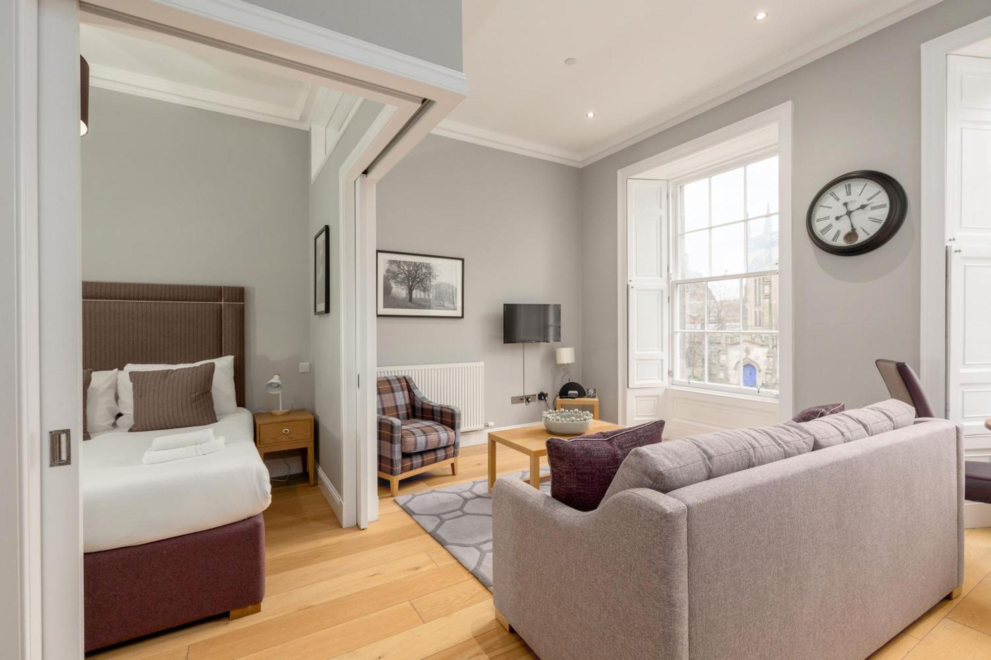 Destiny Scotland - Princes Street * Edimburgo